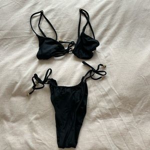 NWOT BLACKBOUGH LIV TIE FRONT TRIANGLE TOP & LIV RUCHED BOTTOMS